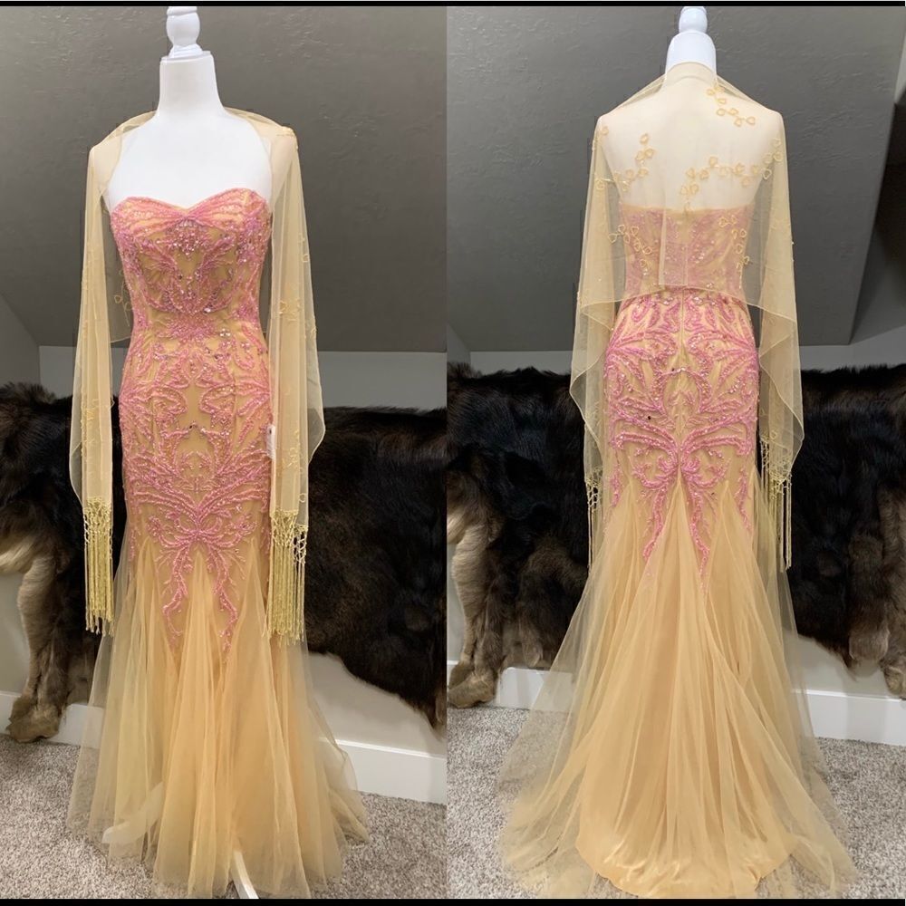 Elegant Strapless Embroidered Floral Lace & beading Fishtail Gown with Shawl